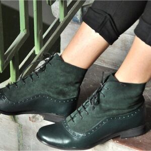 Julia Bo Armada Boots in green suede and leather, unbelievably beautiful, NWT
